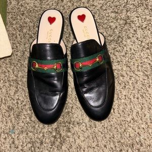 Size 8 authentic Gucci mules only worn maybe 3 times